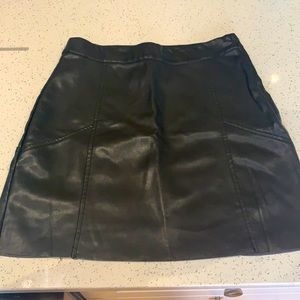 H&M faux leather skirt 🖤